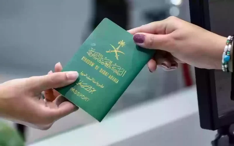 “الجوازات السعودية توضح” غرامة تصل إلى 100 ألف ريال وعقوبة السجن لستة أشهر لمرتكبي هذه الحالات