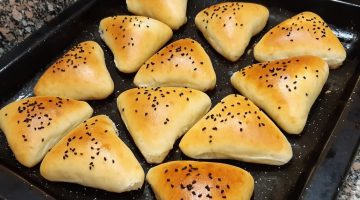 مش هتشتري من بره تاني.. أسهل طريقة لعمل فطائر الجبنة بعجينة قطنية في البيت أحلى من المخبز